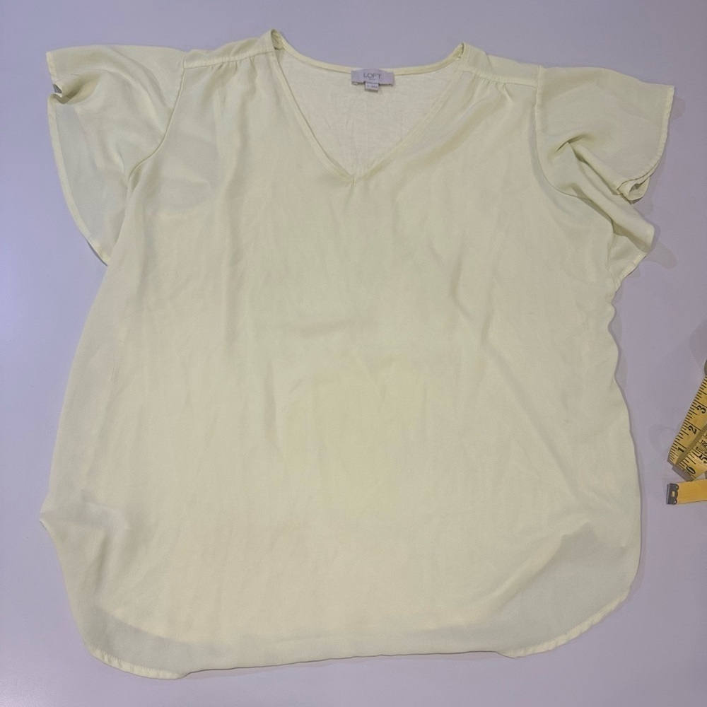 LOFT Women's Yellow Top Size L